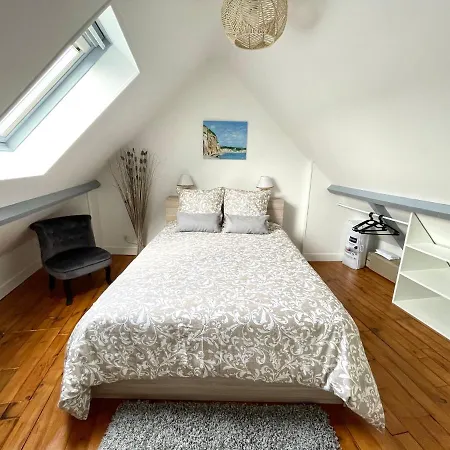 Apartment 11. « parenthese Sous Les Toits » *